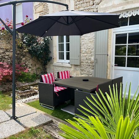 Charmante Charentaise Saint-Jean-dʼAngély Kültér fotó